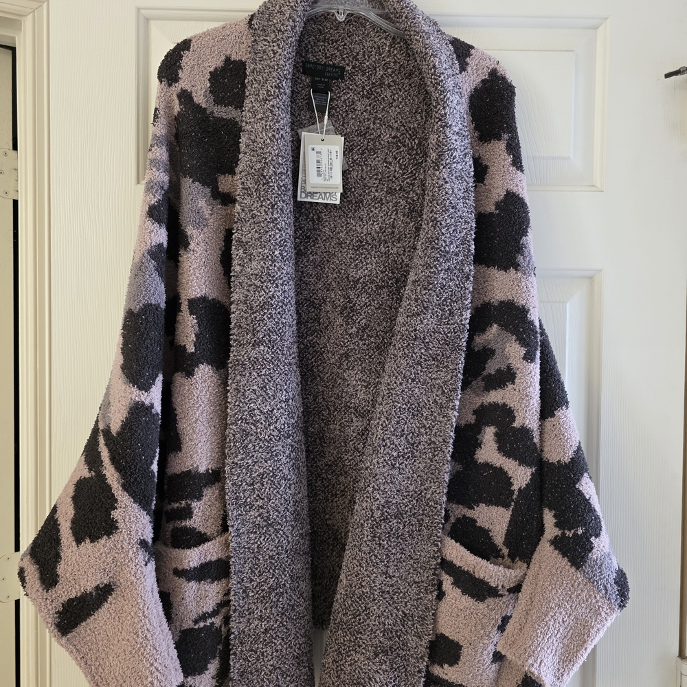 *****SOLD******NWT Barefoot DreamsCozyChic® Leopard Print Blanket Wrap, One Size